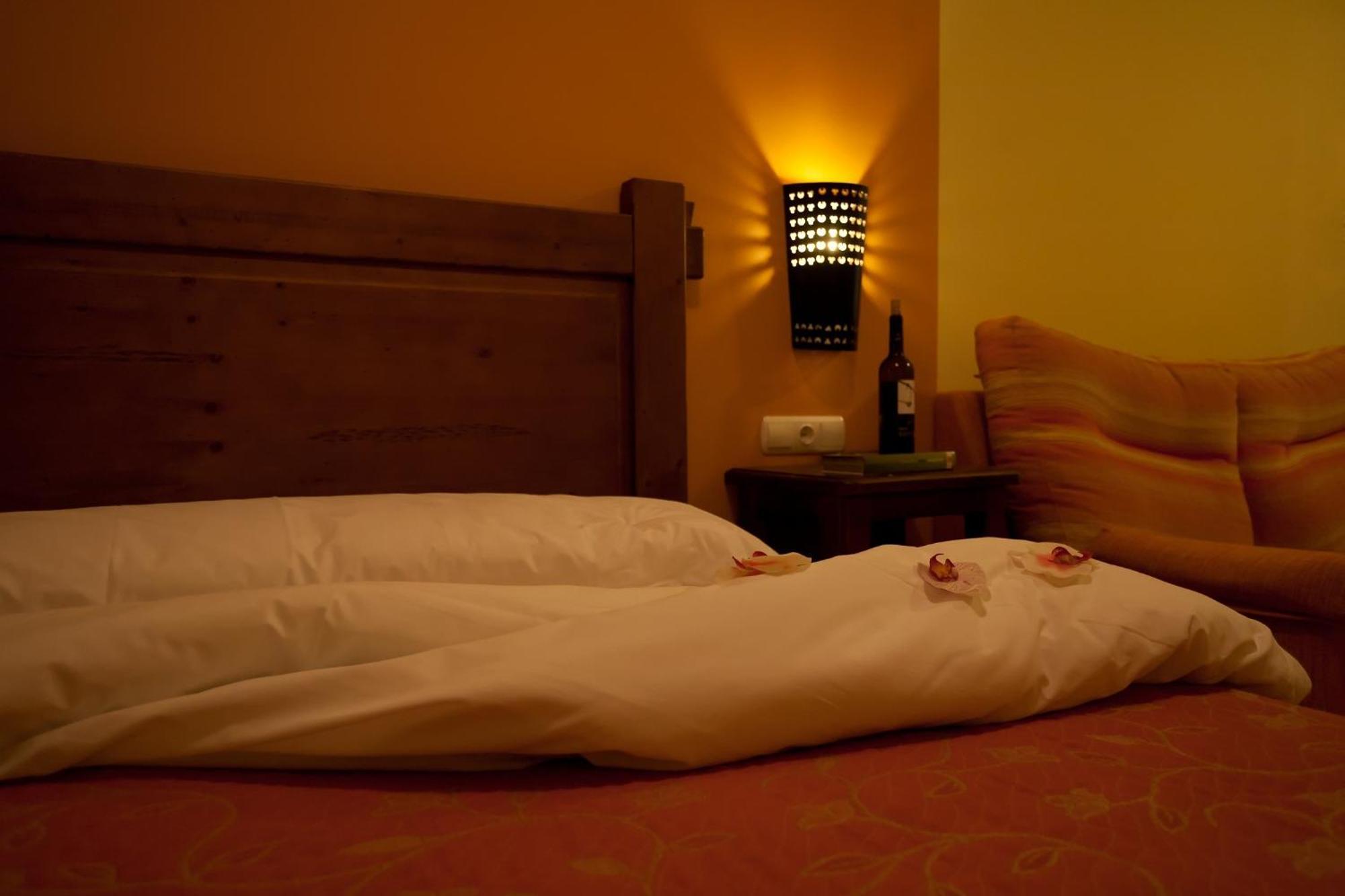 Complejo Turistico Bielsa Hotel Y Camping エクステリア 写真
